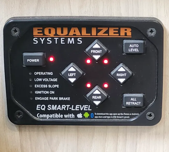 BAL / Accu-Level electric leveling on an RV in Florida