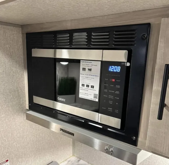 Convection microwave replacement on an RV in Florida