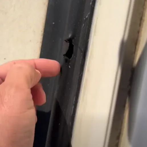 Slide seal + wiper replacement on an RV in Florida
