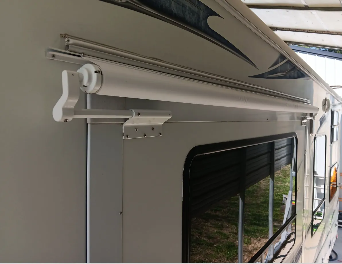 Slide topper awning on an RV in Florida